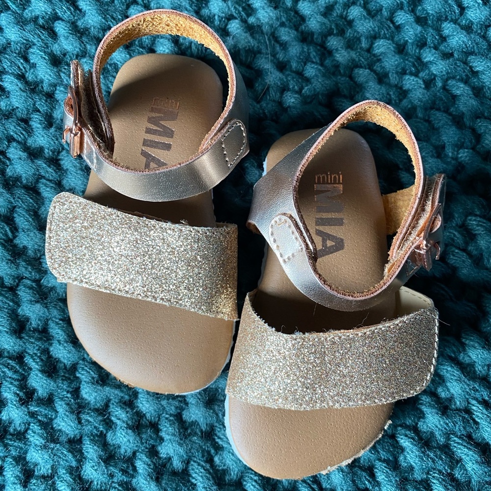 Rose gold baby sandals - Picture 2 of 4